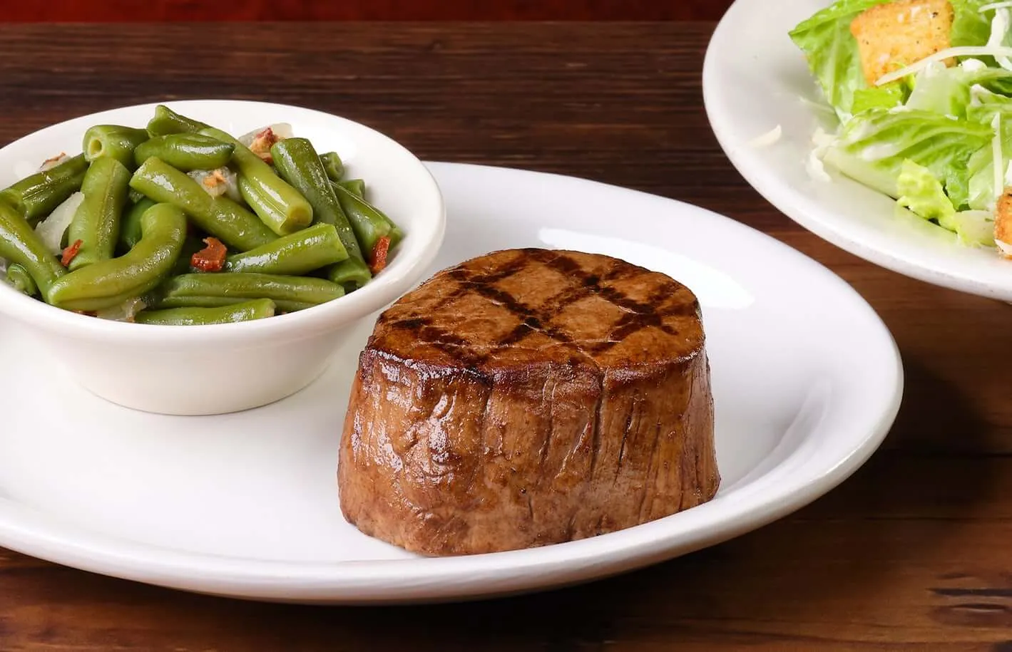 Dallas Filet: lean, served with two sides